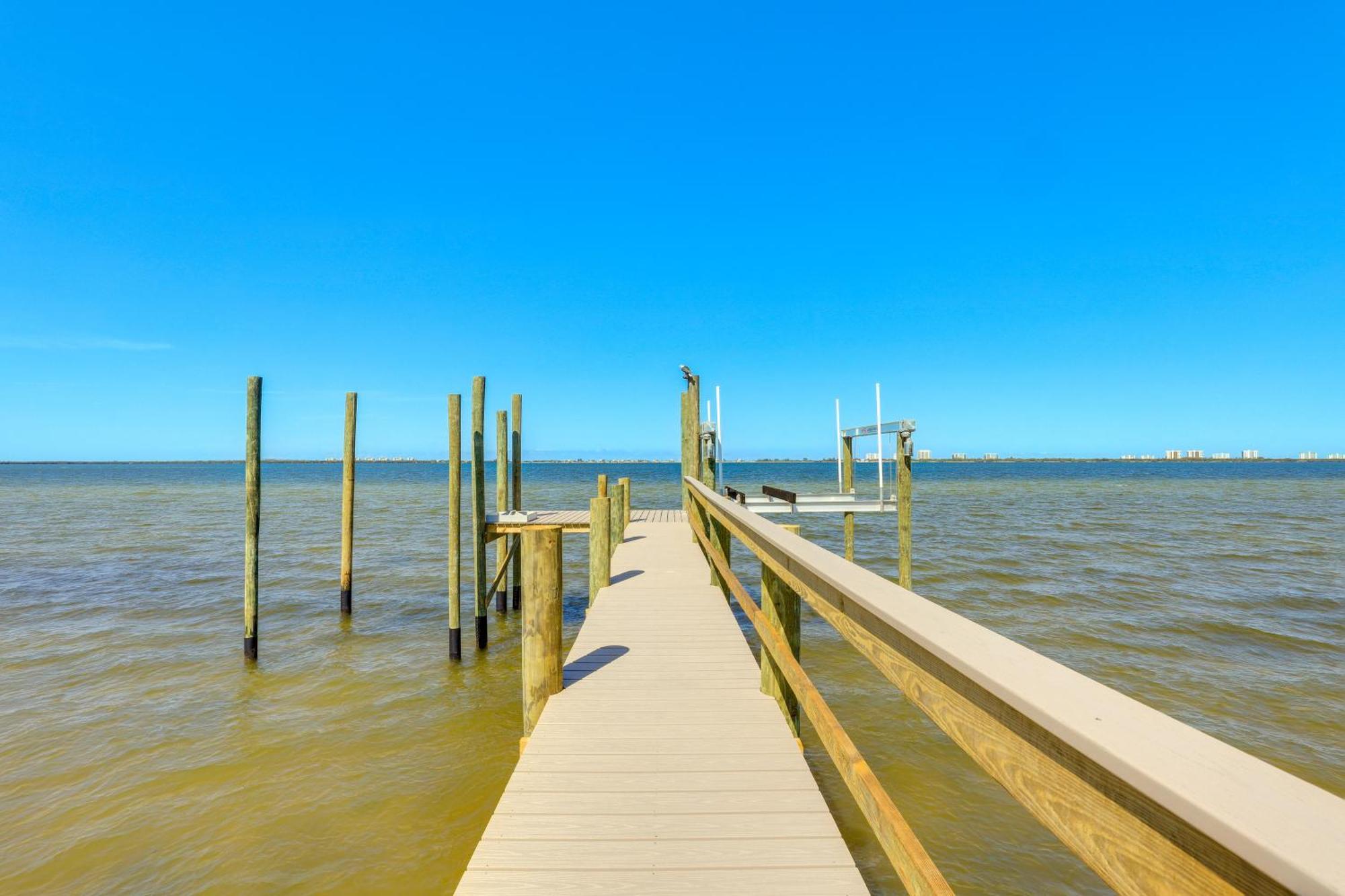 Sleek Fort Pierce Vacation Rental With Private Dock! Exterior photo
